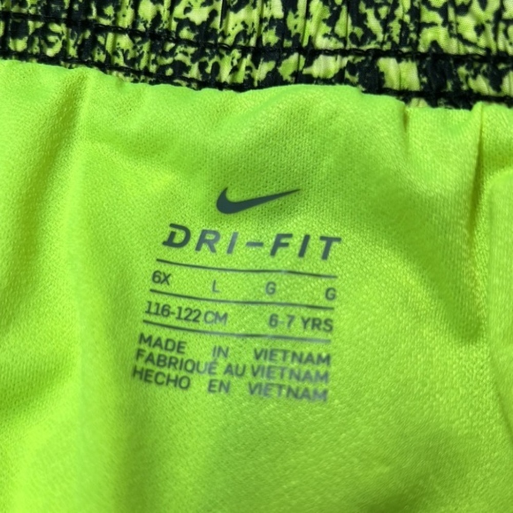 Nike‎ - Picture 5 of 9